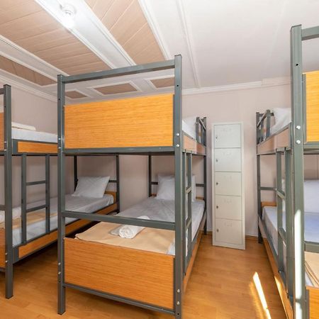 Taksim Wooden House Hostel Istanbul Exteriör bild