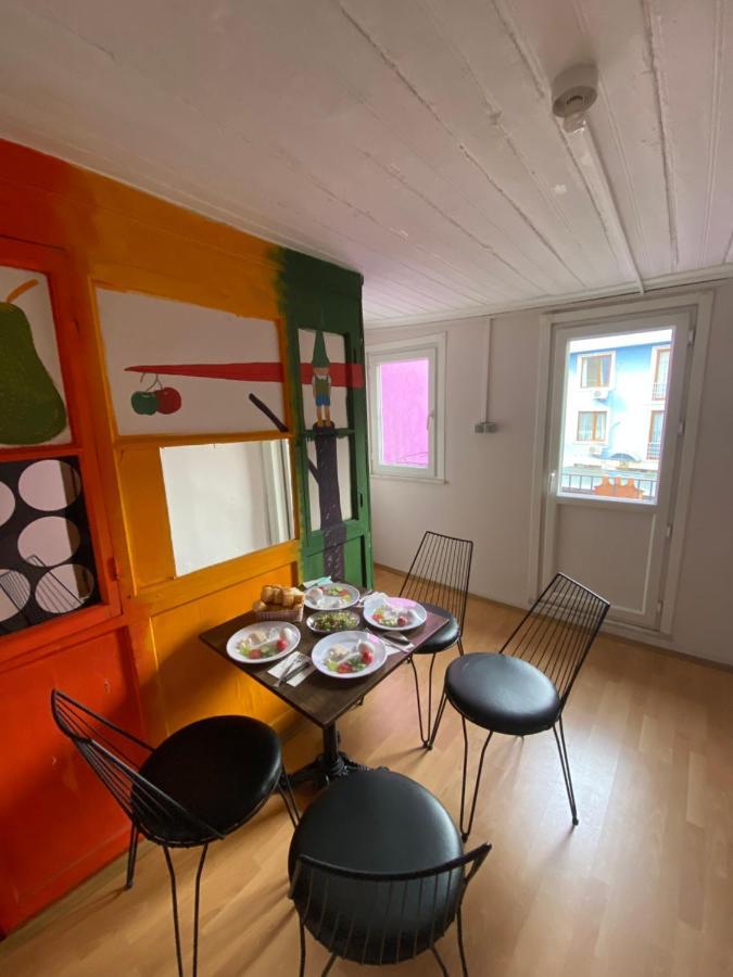 Taksim Wooden House Hostel Istanbul Exteriör bild