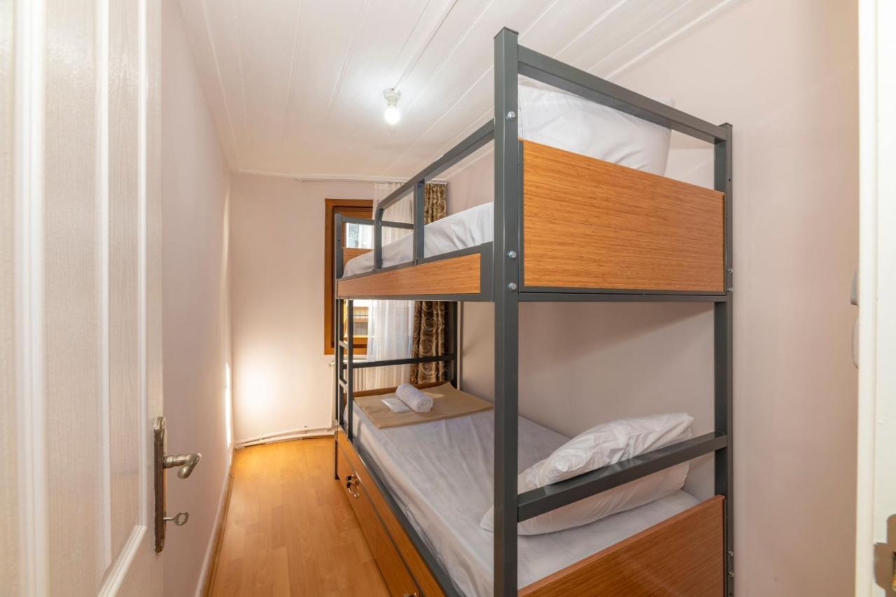 Taksim Wooden House Hostel Istanbul Exteriör bild