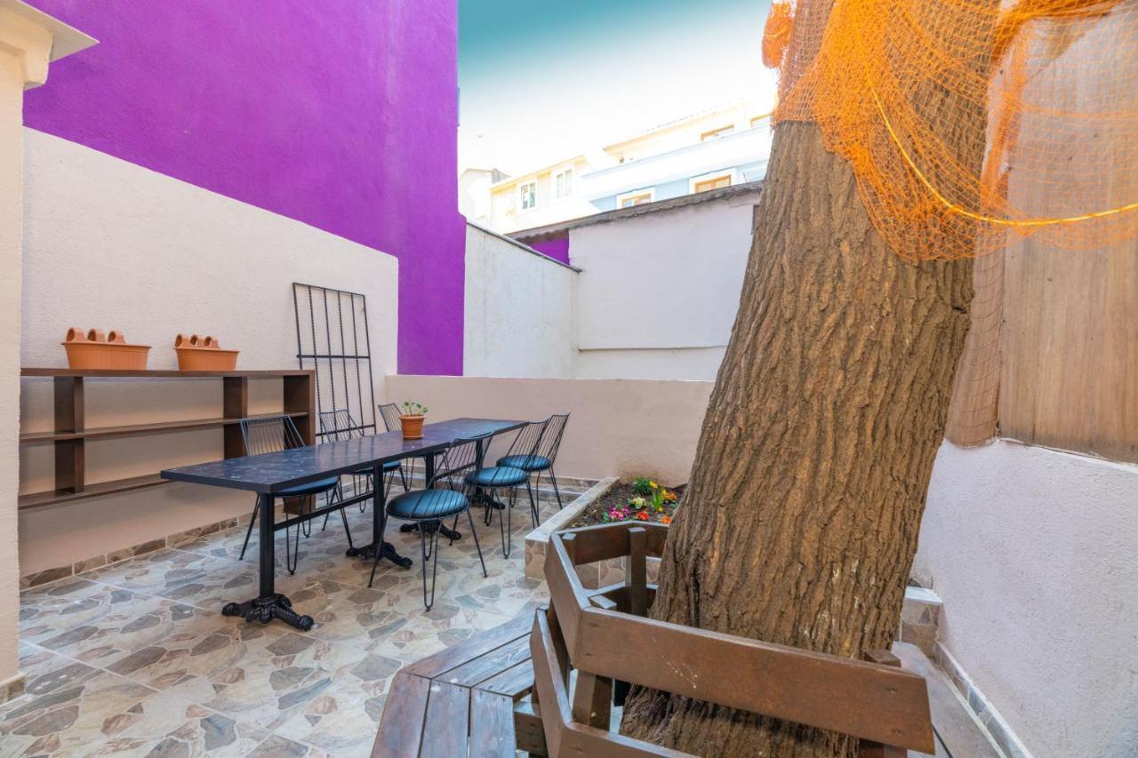 Taksim Wooden House Hostel Istanbul Exteriör bild