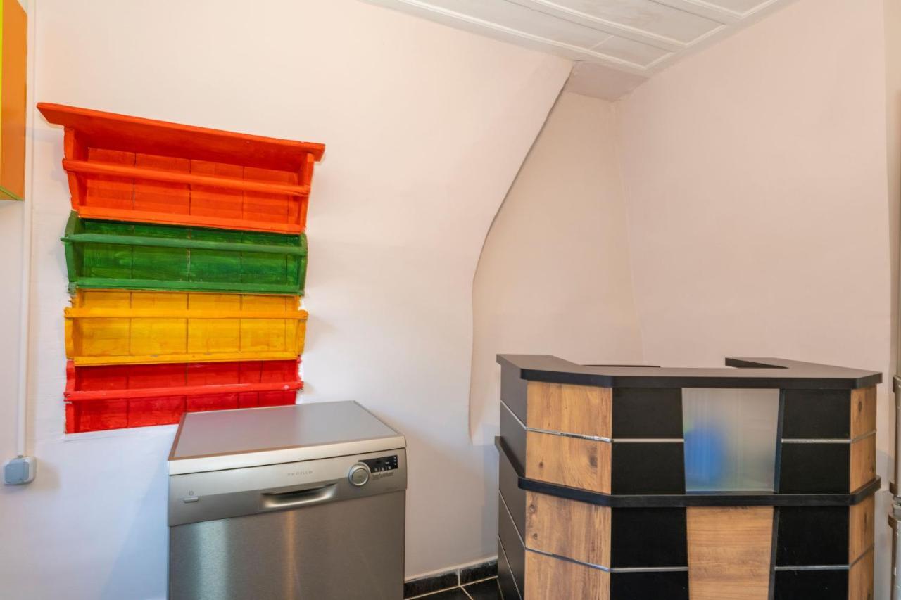 Taksim Wooden House Hostel Istanbul Exteriör bild