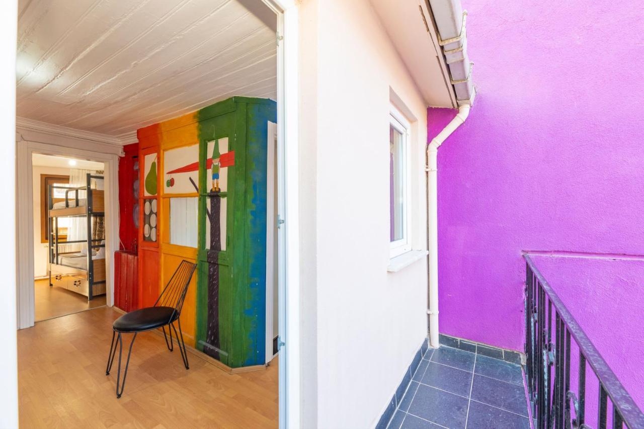 Taksim Wooden House Hostel Istanbul Exteriör bild